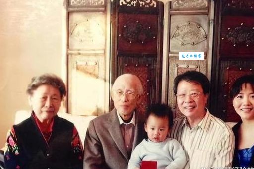 余光中去世(他们之间的爱情故事还会被人记得吗)
