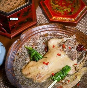 这道菜和李白有关？探秘太白鸭的古代渊源