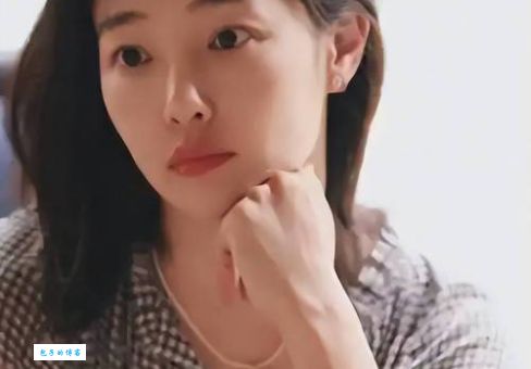 白百合一指弹指什么意思这个动作竟然有这么多说法