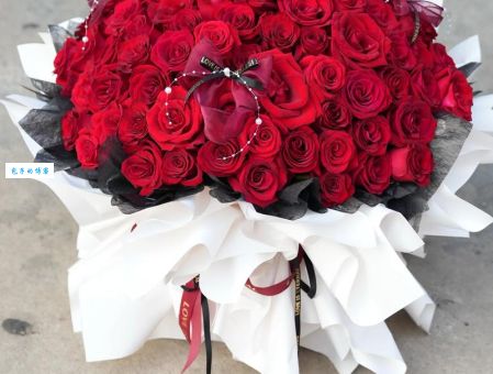 收到的玫瑰花束怎么养 简单几步让鲜花更持久